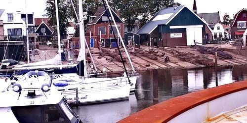 Böschung mit Liegeplätzen für Yachten und Boote Webcam - Urk