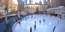 Pista di pattinaggio sul ghiaccio a Bryant Park Webcam - New York