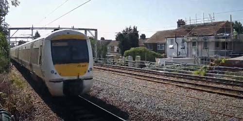 Trains à grande vitesse à l'entrée de la ville Webcam - Londres