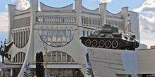 Panzerdenkmal vor dem Dramatheater Webcam - Grodno
