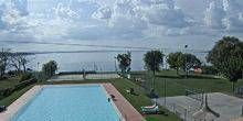 Piscina in hotel sulla riva del lago Trasimen Webcam - Perugia