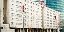 Solidarity Avenue, Blick auf das ibis Hotel Webcam - Warschau