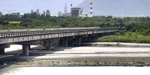 WebKamera Taipei - Brücke über den Fluss in Hualien County