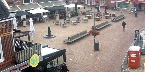 WebKamera Amsterdam - Platz mit Restaurants und Cafés in Egmond aan Zee