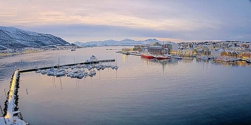 Port de la ville. Montagnes scandinaves Webcam - Tromsø